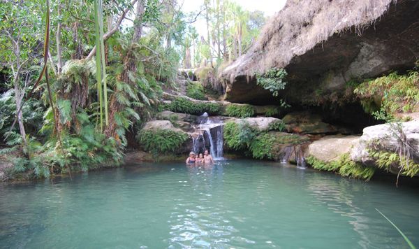 Se Baigner Dans La Piscine Naturelle De L’Isalo