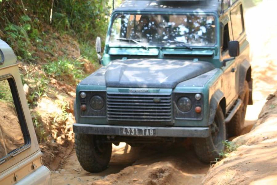 Land Rover Defender 90