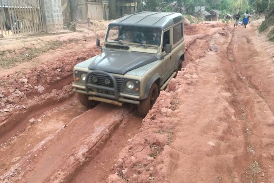 Land Rover Defender 90