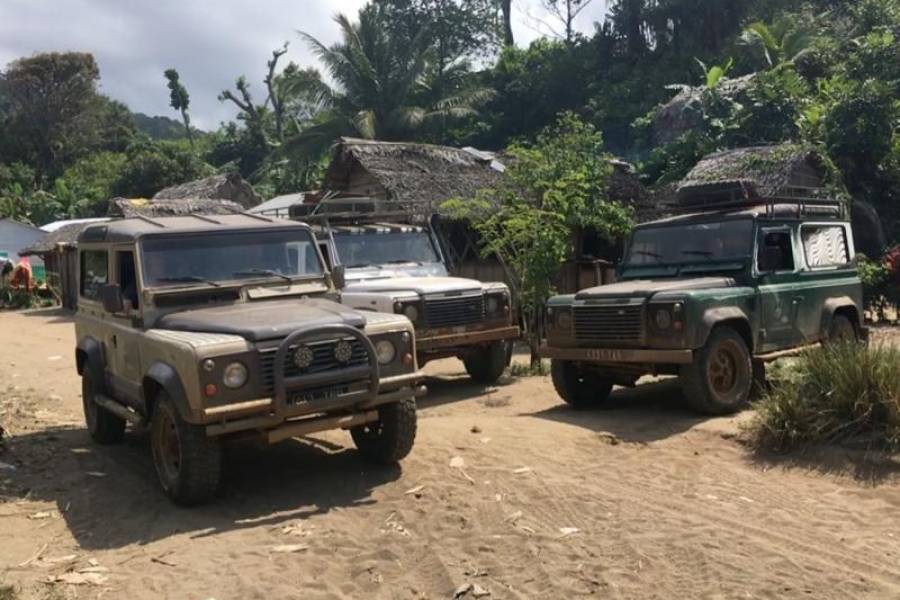 Land Rover Defender 90