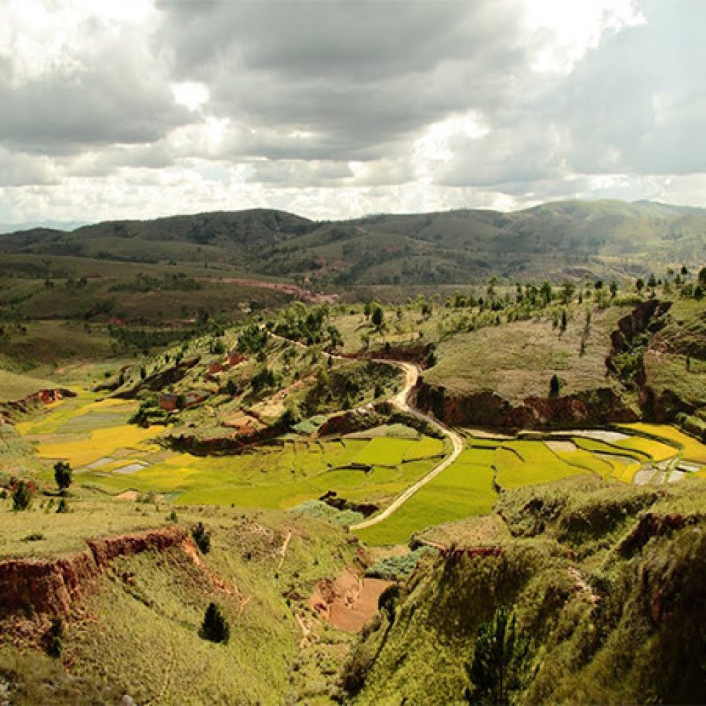 Madagascar Analamanga: randonnée à Iharanandriana, le casque de Behenjy