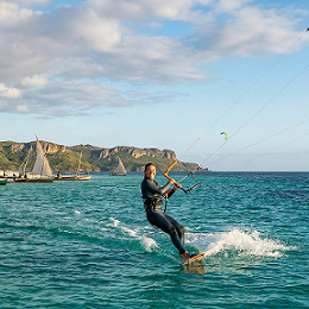 在安齐拉纳纳学习风筝冲浪并体验我们的体验 !