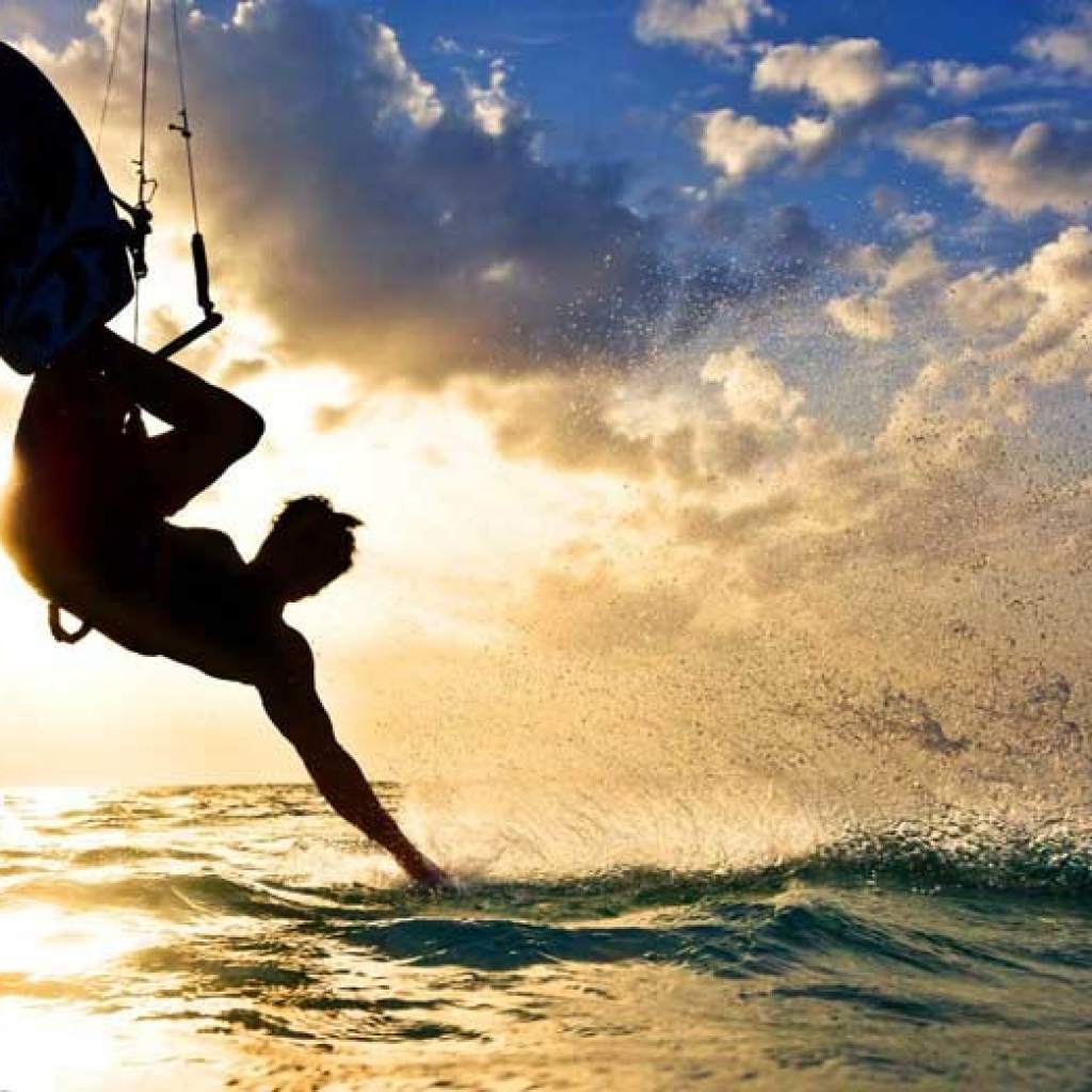 Learn kiteboarding in Antsiranana and enjoy our experience !