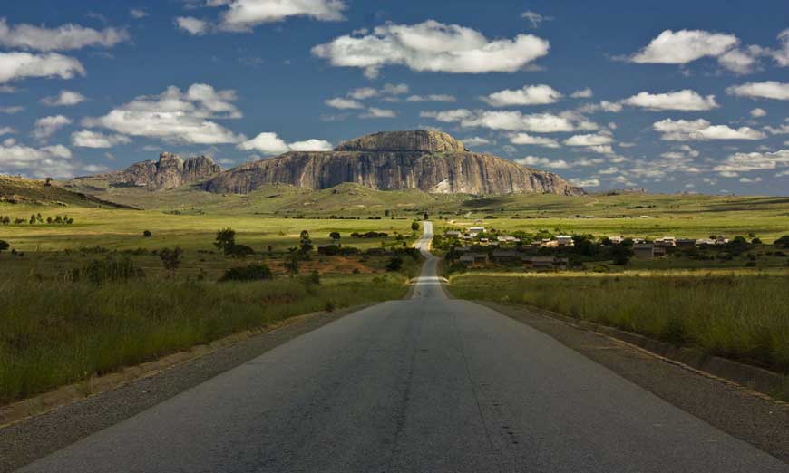 viaggio su strada moto sulla N7