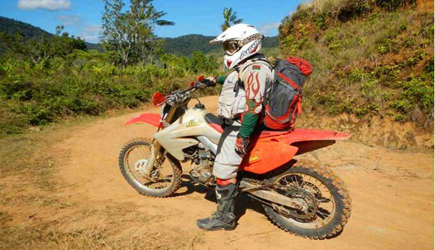 Enduro trial moto à Madagascar